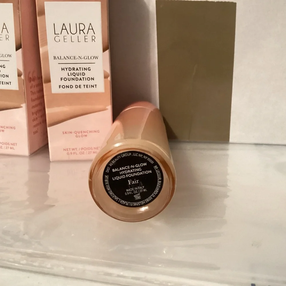 FAIR Laura Geller Balance N Glow Liquid Foundation